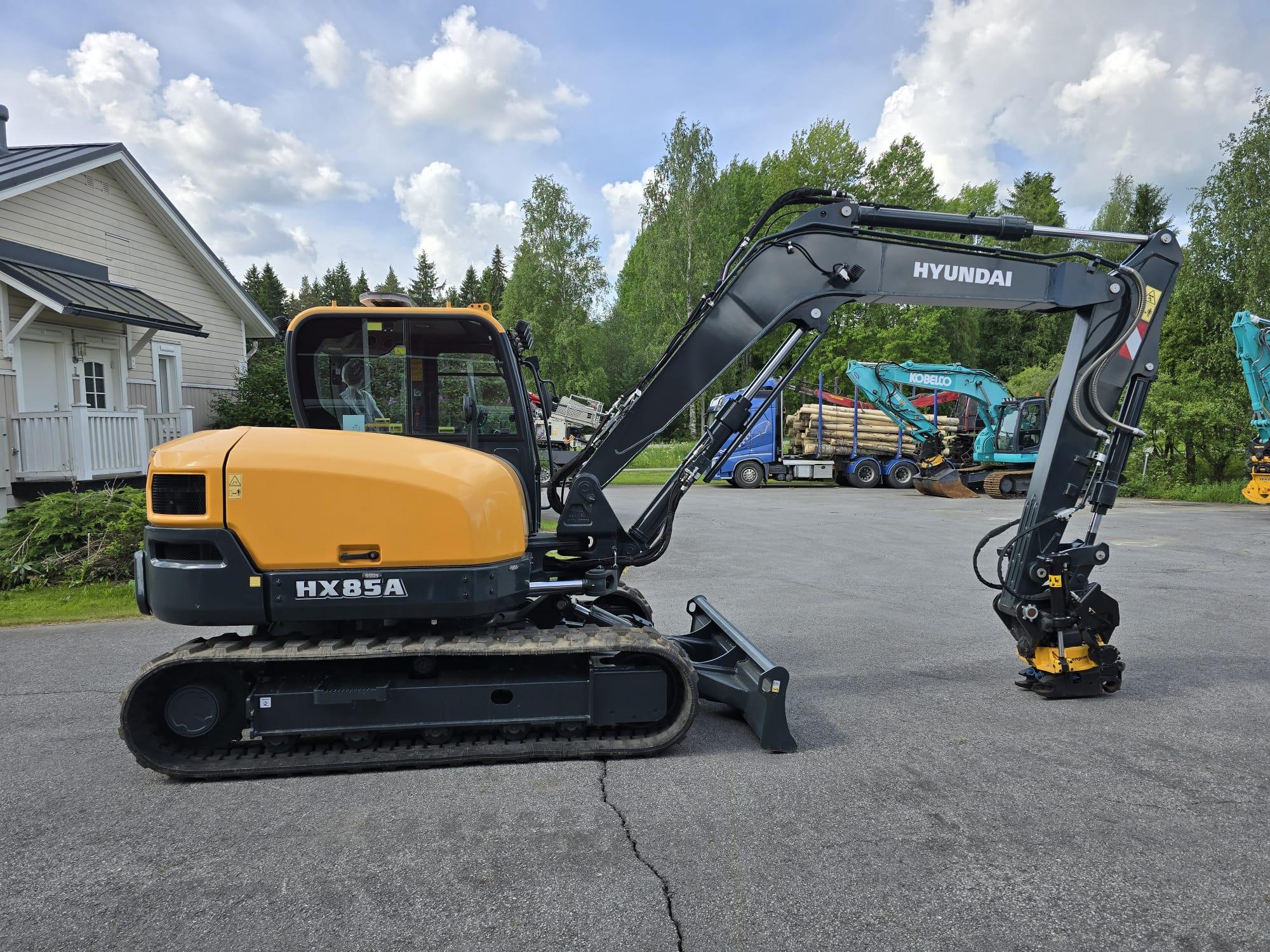 Hyundai HX85A - Image 3