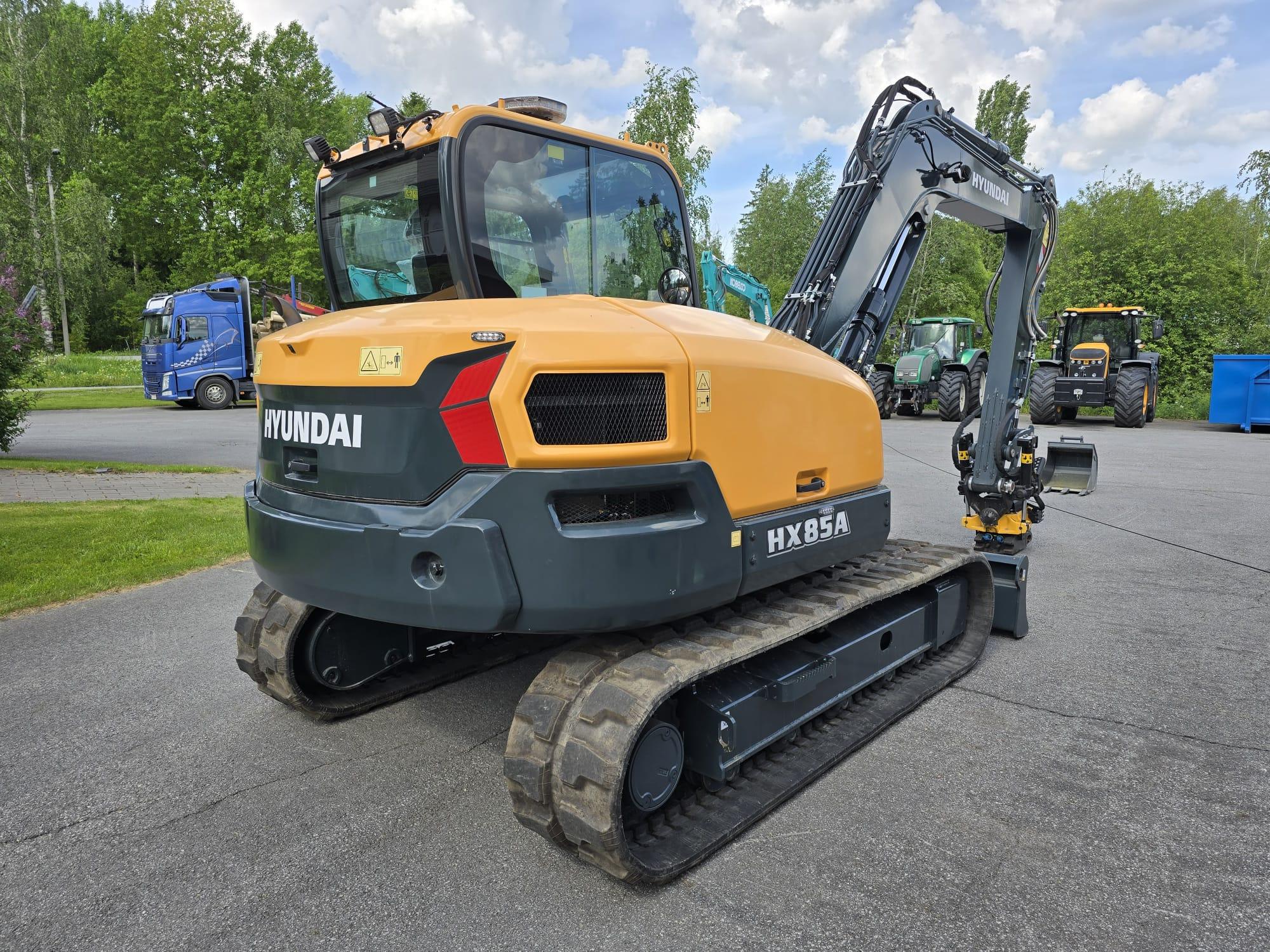 Hyundai HX85A - Image 4