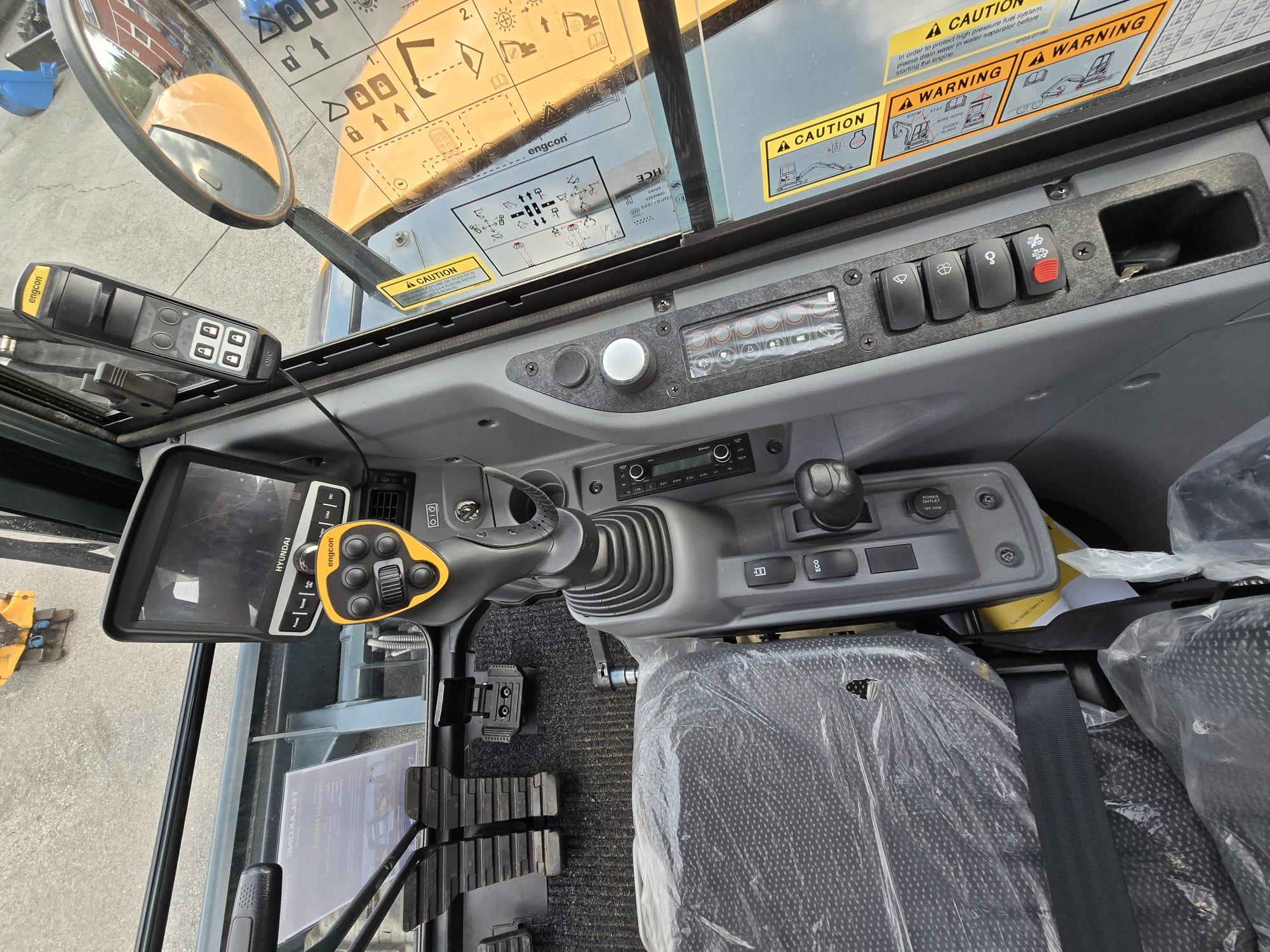Hyundai HX85A - Image 13