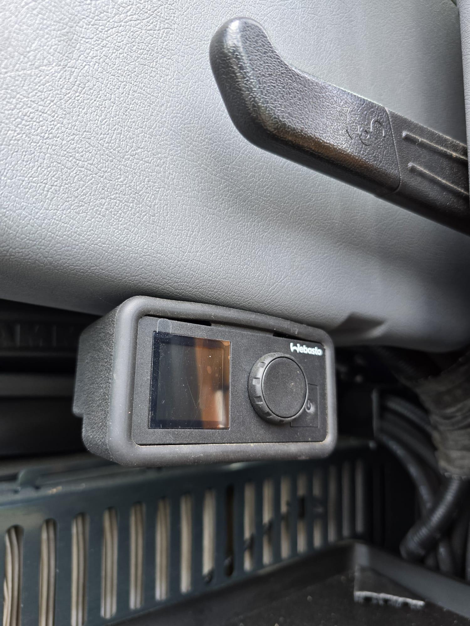 Hyundai HX85A - Image 14