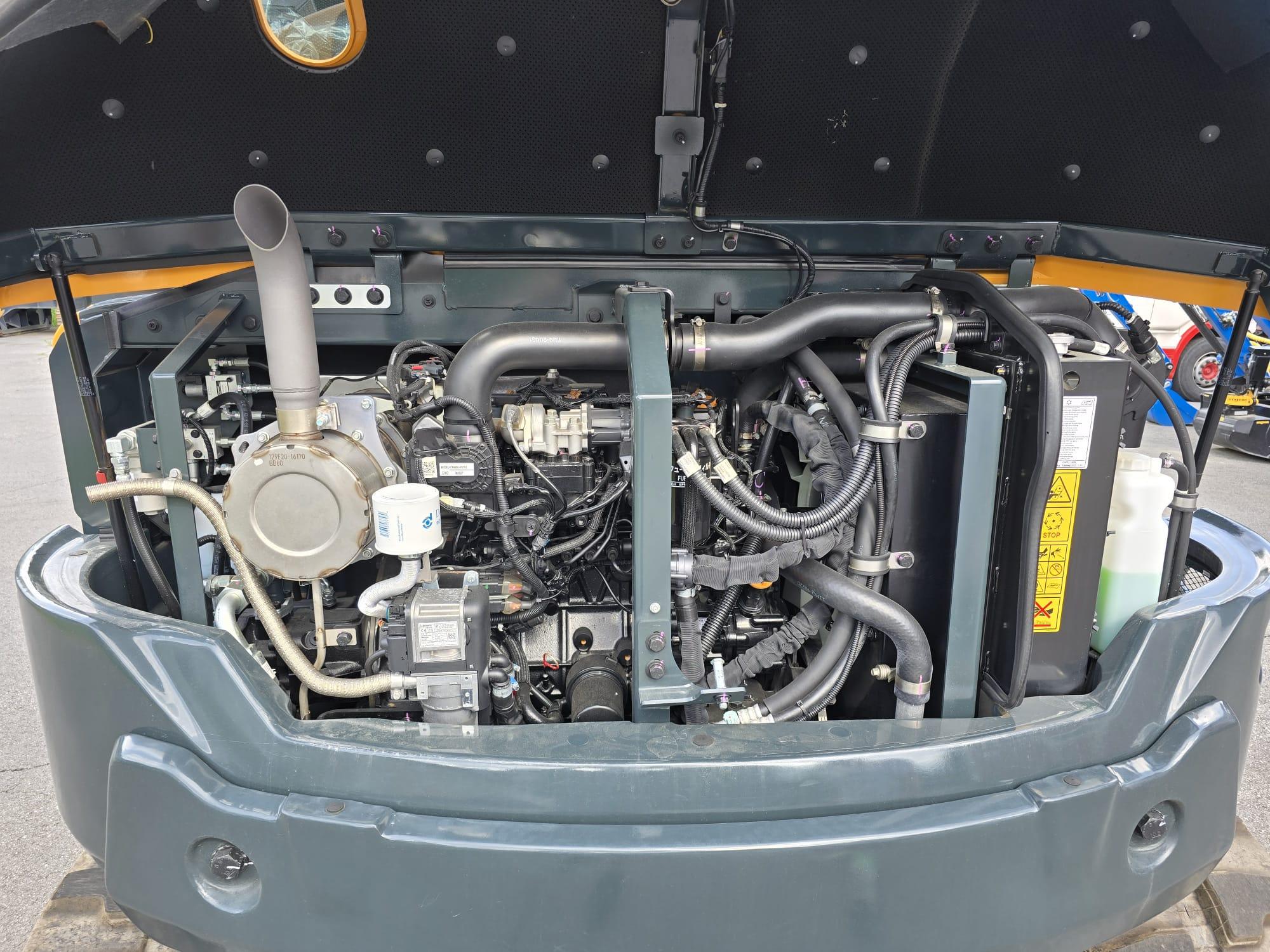 Hyundai HX85A - Image 8