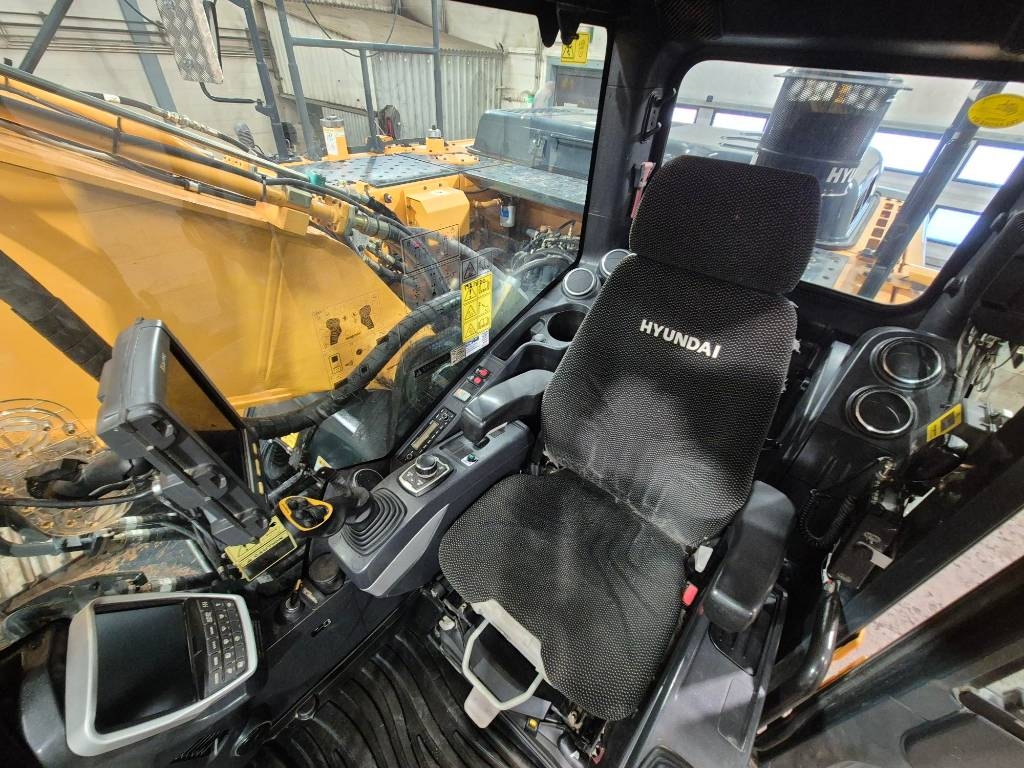 Hyundai HX 300 L 2017 - Image 8
