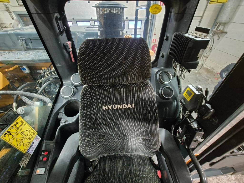 Hyundai HX 300 L 2017 - Image 9