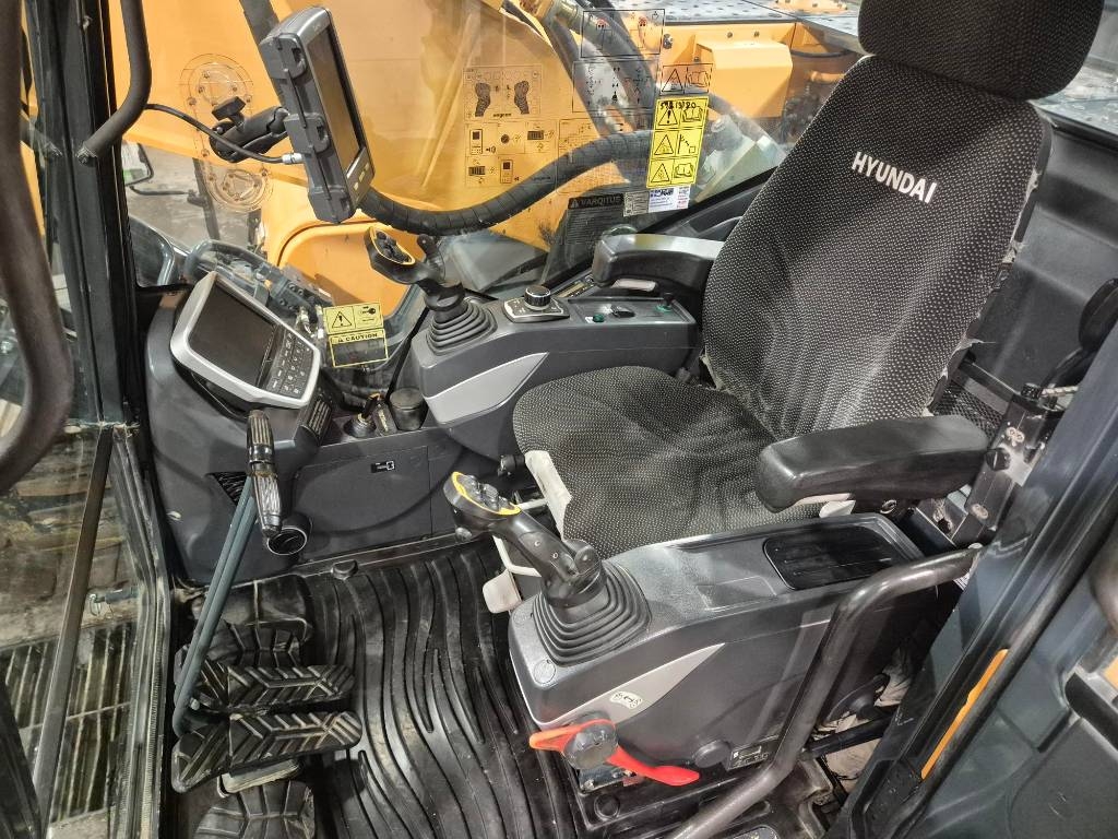 Hyundai HX 300 L 2017 - Image 7