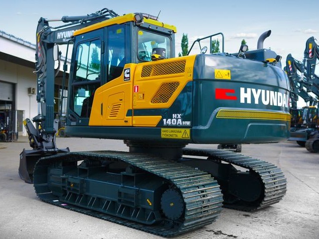 Hyundai HX 140 AHW ”metsämalli” - Image 2