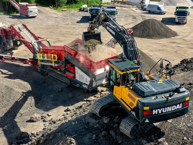 Hyundai HX 220 AL - Image 4