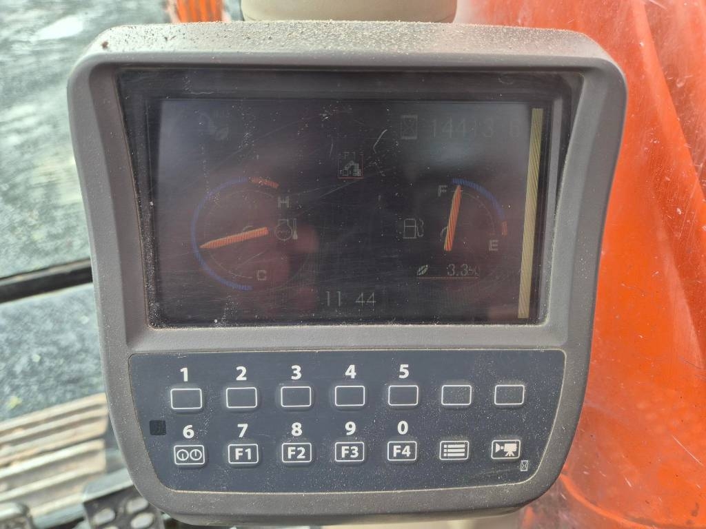 Hitachi ZX 350 LC-3 2010 - Image 8