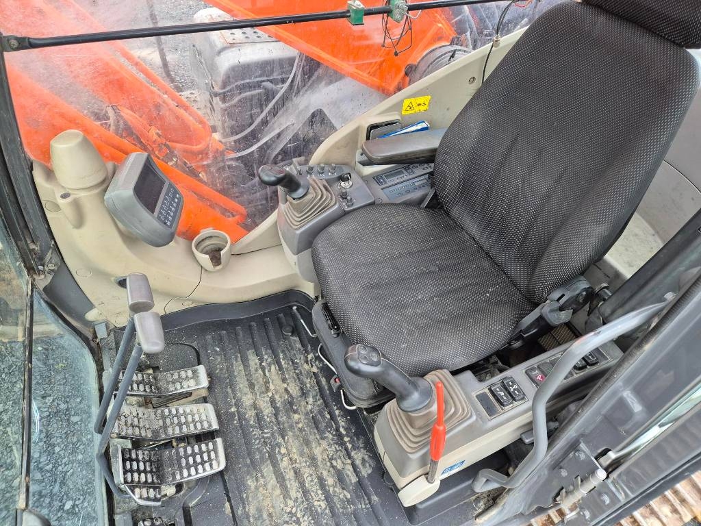 Hitachi ZX 350 LC-3 2010 - Image 6