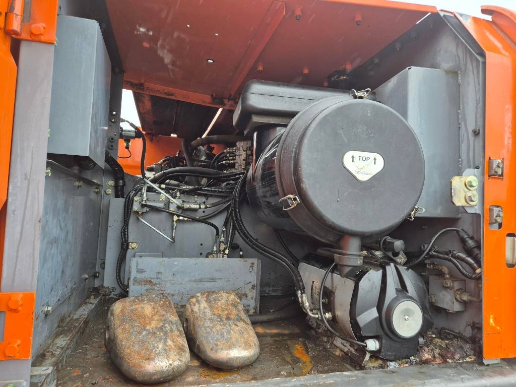 Hitachi ZX 350 LC-3 2010 - Image 16