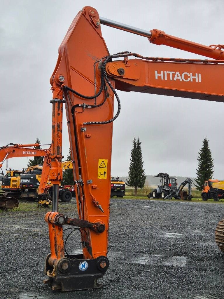 Hitachi ZX 350 LC-3 2010 - Image 13